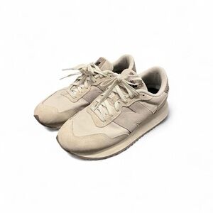 New Balance Women's Cream Sneakers